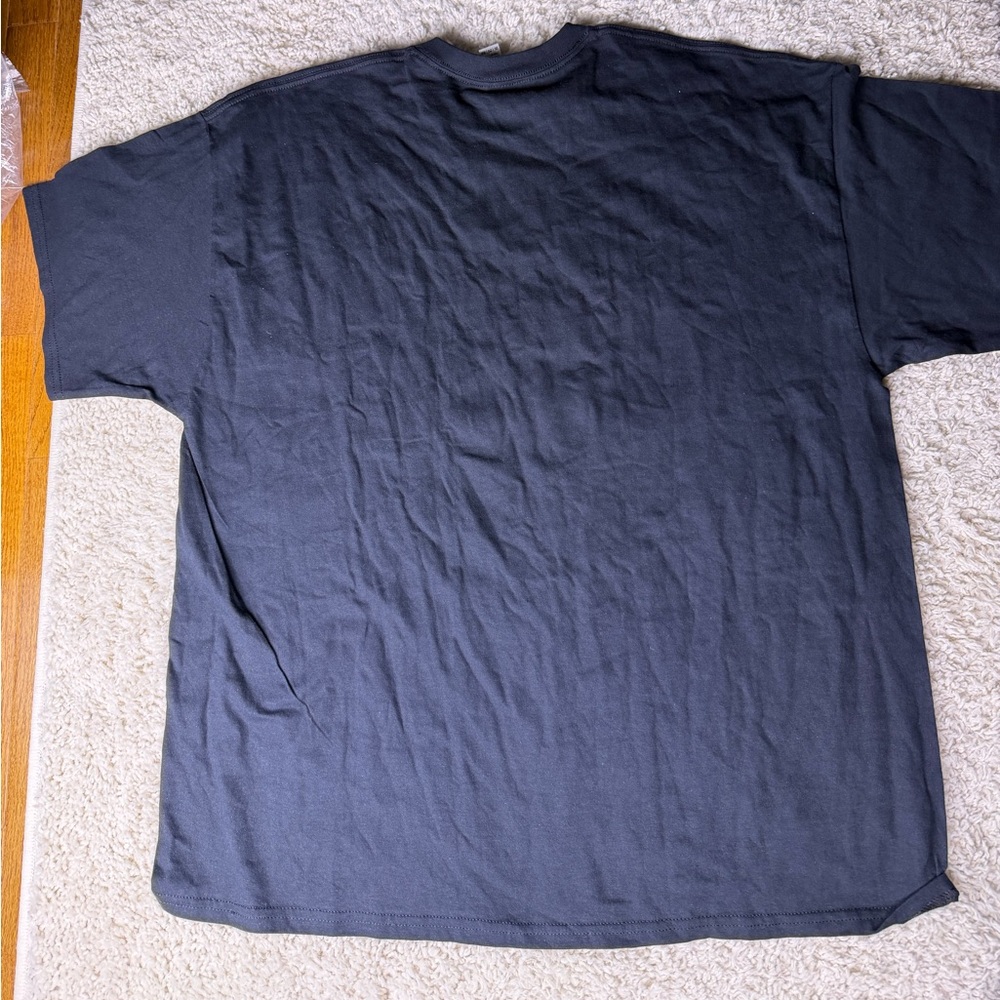 Men’s 2XL Black Graphic T-Shirt NWT - Picture 2 of 5